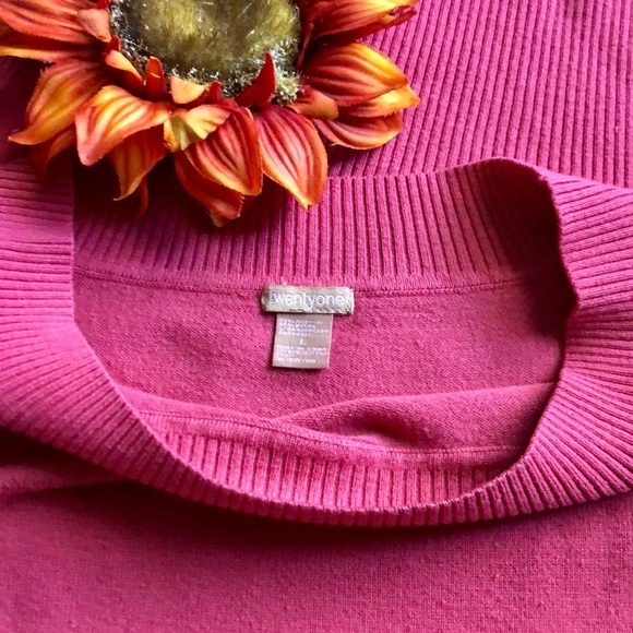 🌻5/$25🌻Forever 21 Fitted Sweater LARGE - Picture 2 of 6